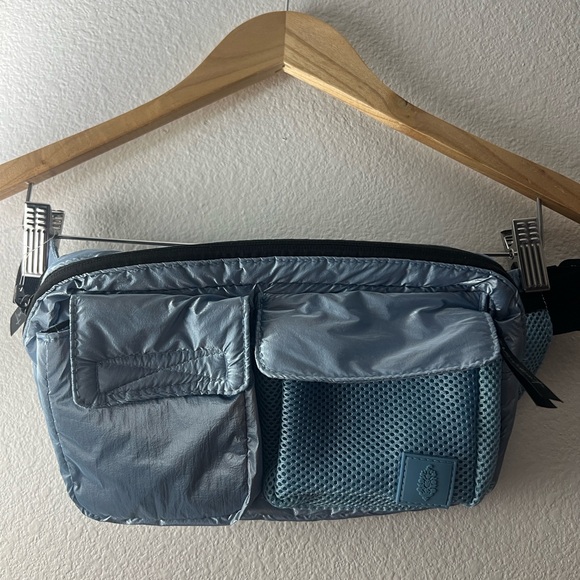 NWOT Free People Movement Courtside Cargo Sling Bag Light Blue - Picture 3 of 4